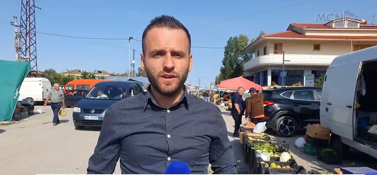 Produktet bio shiten në rrugë. Tregu i Mifolit pa kushte, shitësit: Paguajmë taksën