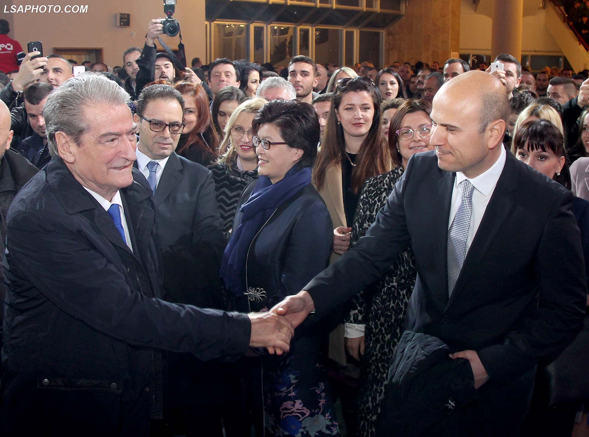Berisha dhe Malltezi nën hetim/ SPAK zbardh zyrtarisht akuzat: Dyshohet se favorizoi dhëndrin kur ishte kryeministër