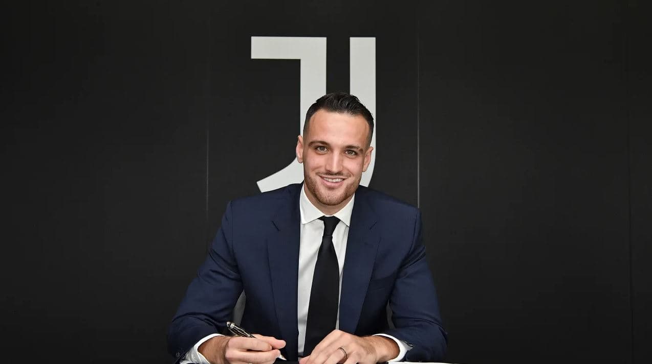 Mbrojtësi rinovon kontratën me Juventusin
