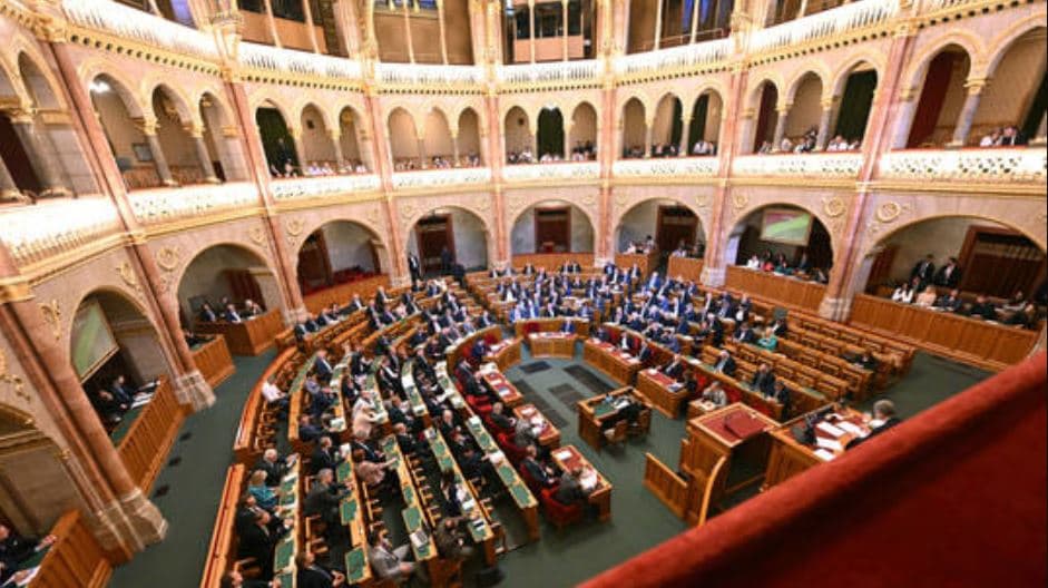 Hungaria vonon votimin për zgjerimin e NATO-s