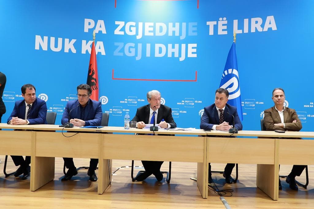 Berisha: Rama, njëlloj si Enver Hoxha e ka shpallur armike opozitën për ta zhdukur. S'dalim nga parlamenti pa rikthimin e pluralizmit