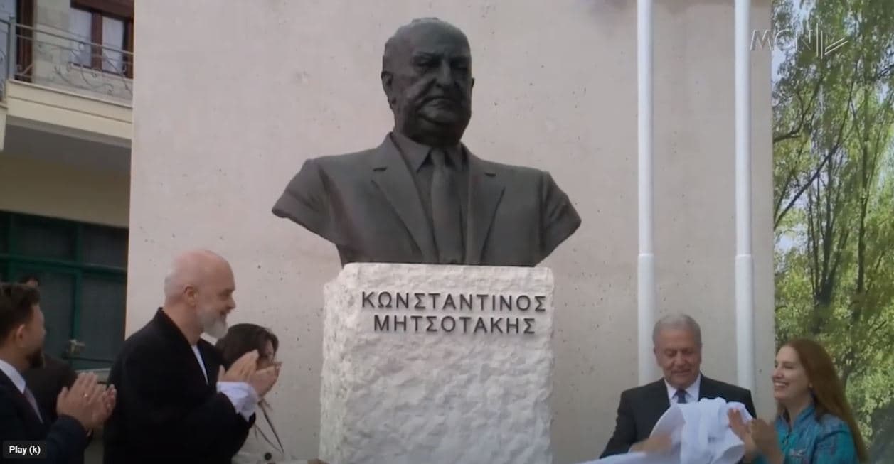 Kostandinos Mitsotakis me bust në Derviçan. Rama, mesazh homologut grek: Keqkuptimet kalojnë