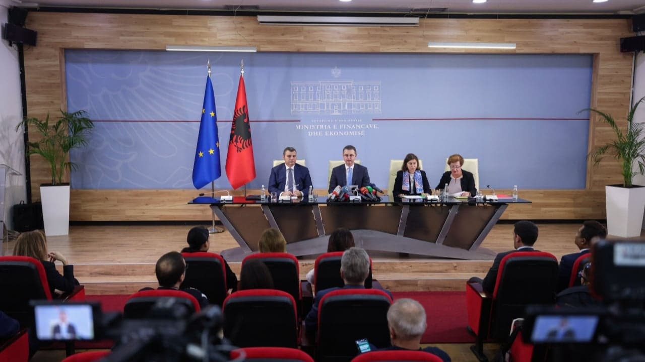 Shqipëria del nga lista gri e pastrimit të parave