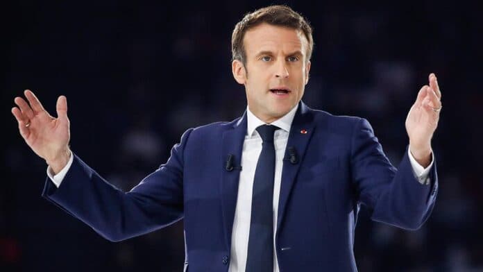 Macron shpall një projektligj për të përfshirë abortin në Kushtetutë