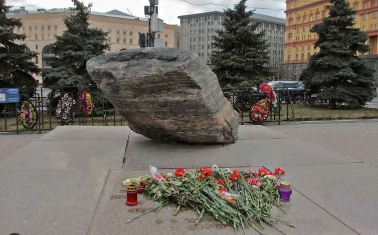 Rusët përkujtuan sot viktimat e terrorit të Stalinit