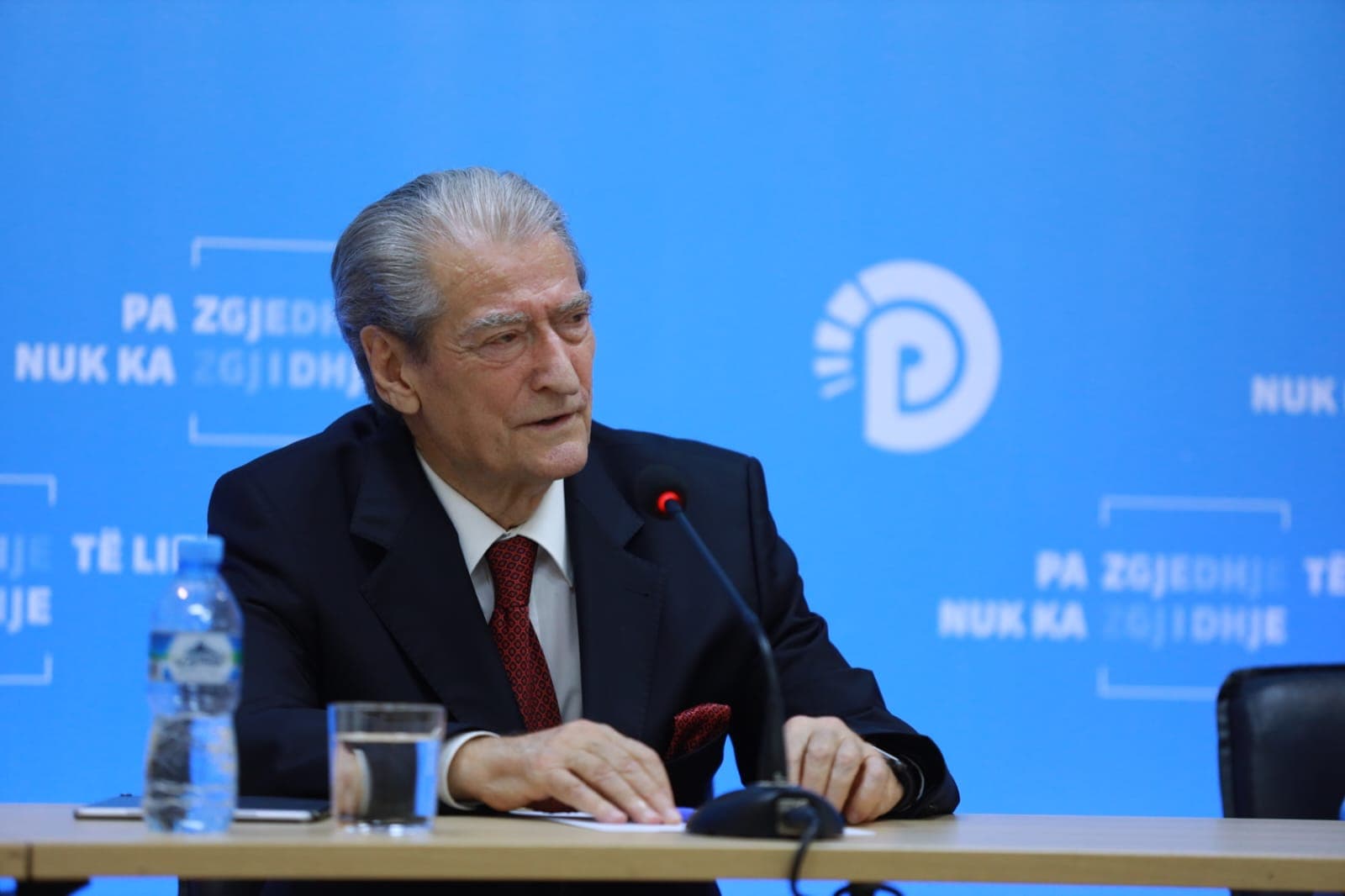 Berisha: Nuk ka tërheqje nga opozita, vetëm betejë në parlament