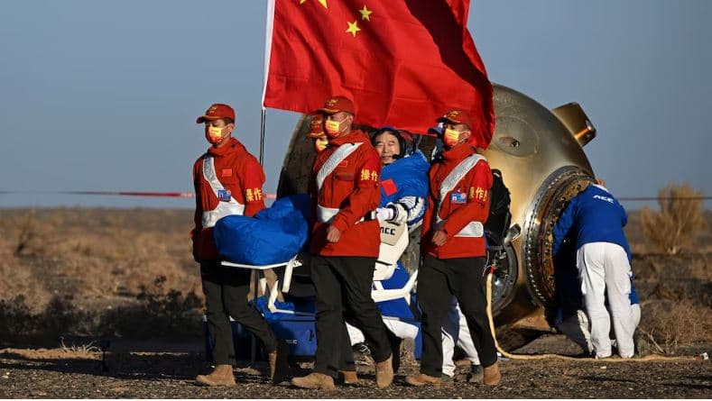 3 astronautë kthehen në Tokë pas 6 muajsh qëndrimi në stacionin hapësinor të Kinës