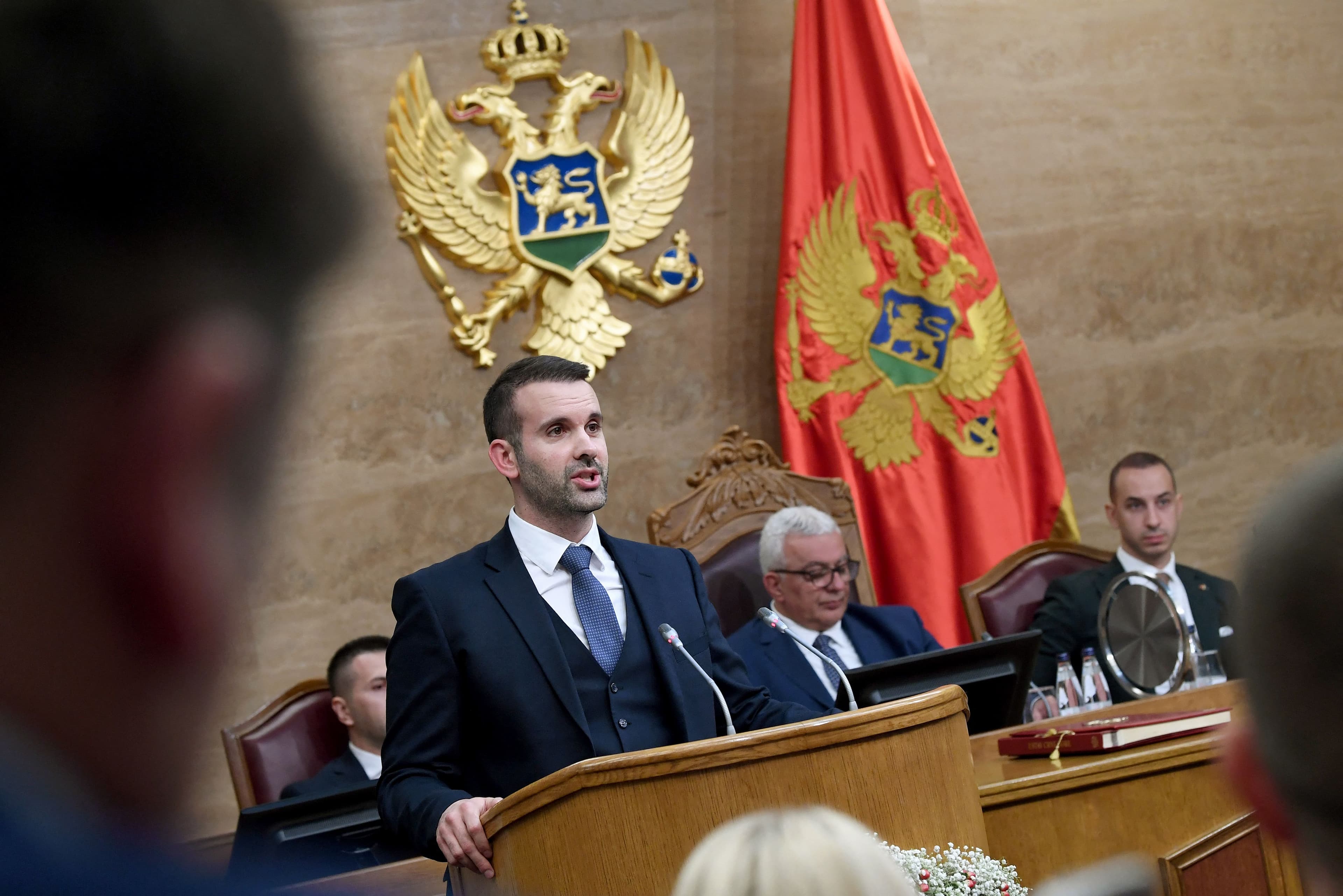 Zgjidhet qeveria e re në Malin e Zi/ Shqiptarët me post zv.kryeministri dhe tri ministri