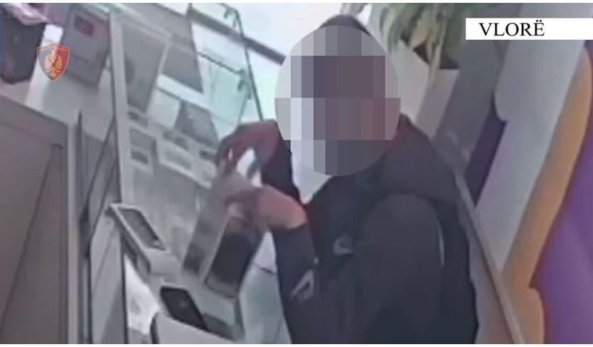 Shiste doza kanabisi, vidhte dhe posedonte armë zjarri, arrestohet 18-vjeçari në Vlorë