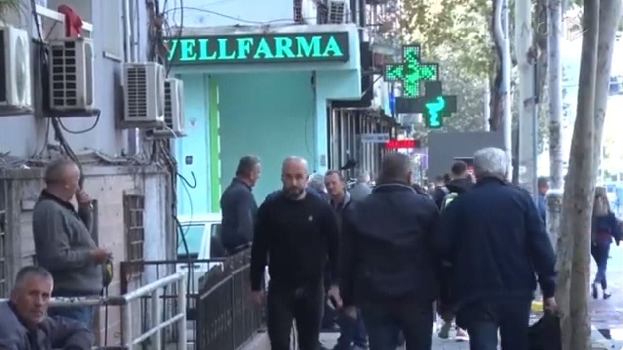 Barnat kontrabandë, 6 gjoba në 6 muaj. Farmacistët: Mjekët të mos japin ilaçe që nuk janë në listë