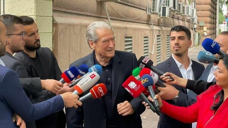 Berisha: Parlamenti nën shtetrrethim, sikur të ishim në Korenë e Veriut, apo Bjellorusi