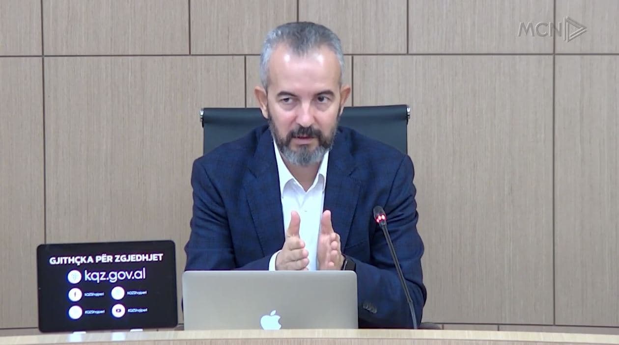 Celibashi, akuza politikës për emigrantët. Kryekomisioneri kërkon fonde për votimin elektronik