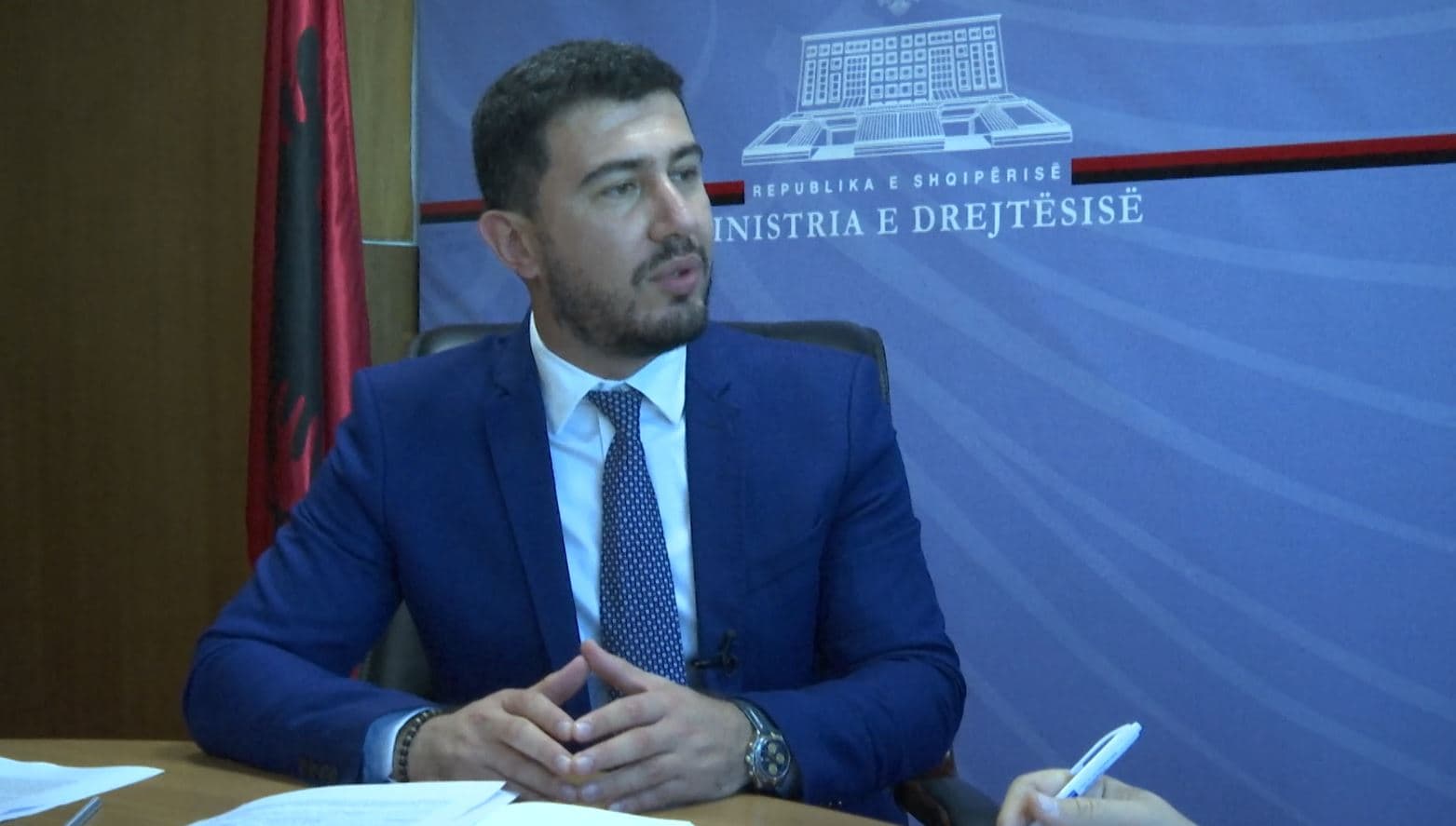 Shehu: Kanë nisur riatdhesimet e para. Në burgjet e Britanisë 1600 shqiptarë, 18 janë gra dhe vajza (VIDEO)