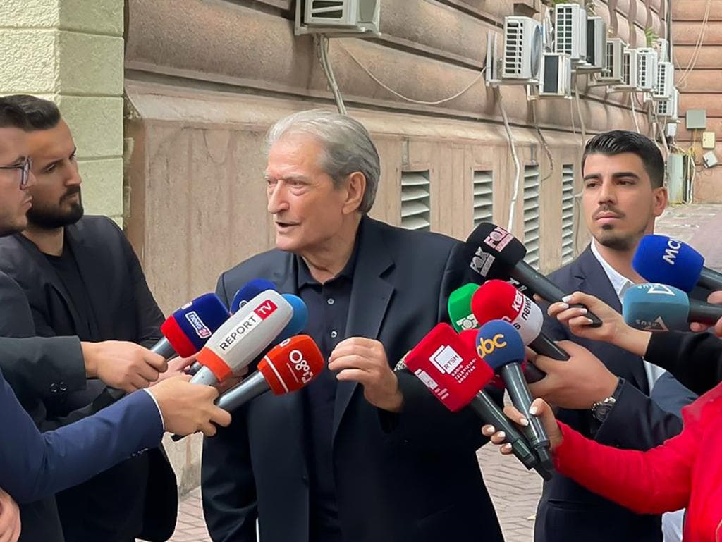 Nuk shkon në SPAK për masën “detyrim paraqitje”, Berisha: S’ka bandit të më imponojë shkeljen e Kushtetutës