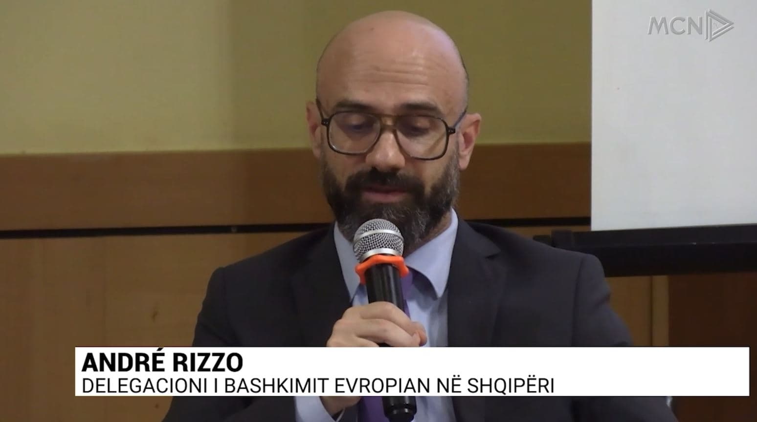 Rritet numri i kërkesave për azil/ BE, thirrje institucioneve shqiptare: Forconi kapacitet! (VIDEO)