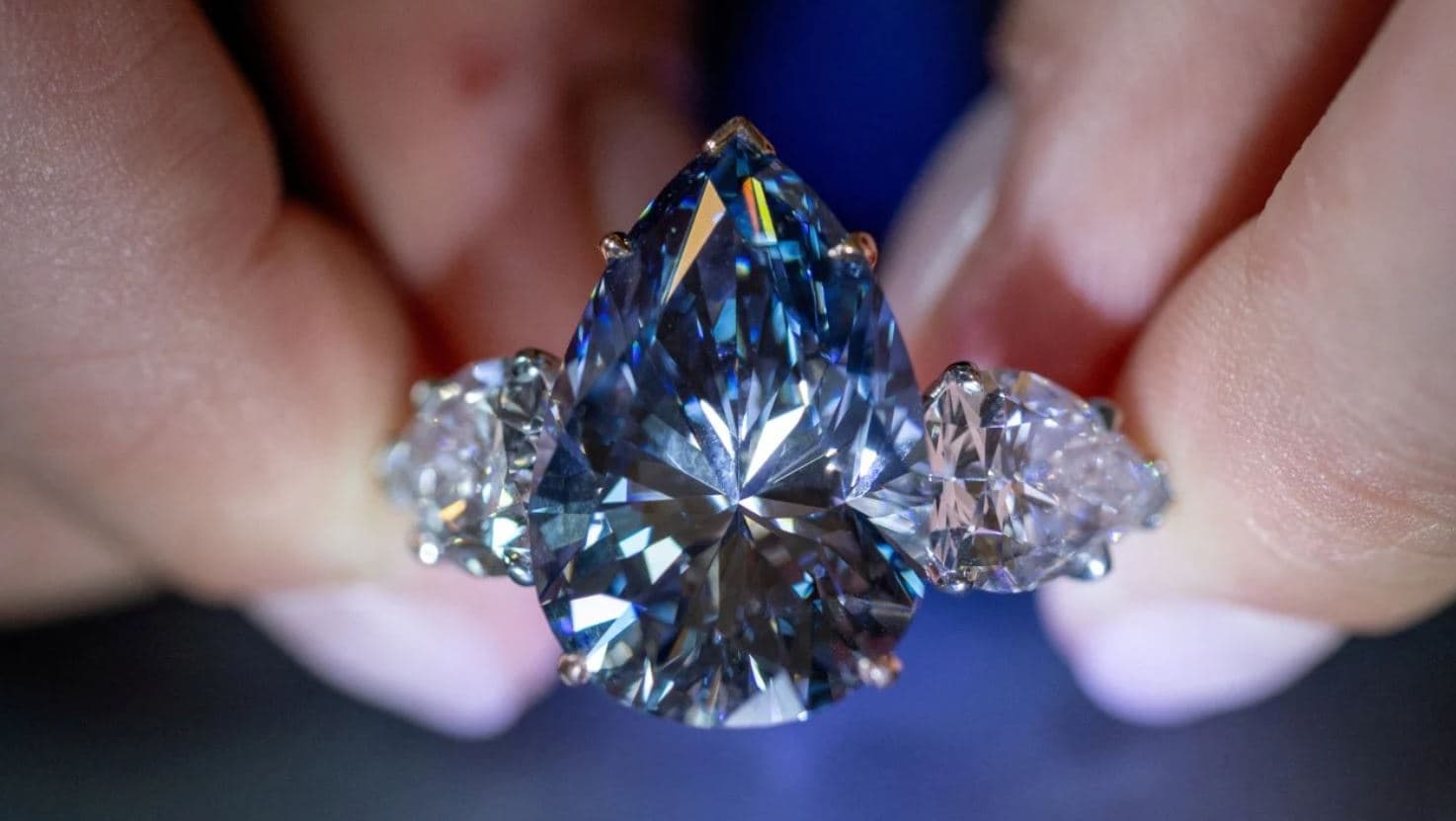 Ankand rekord për diamantin “Bleu Royal”, shitet 43.8 milionë dollarë