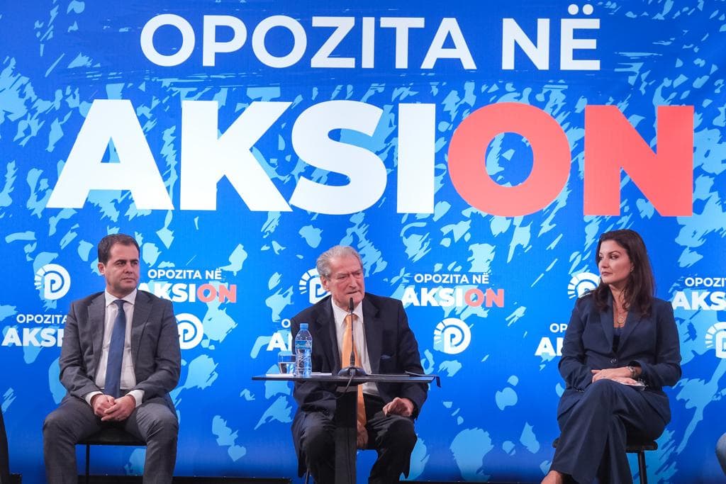 “S’ka burg të më ndalë”/ Berisha foltore në Durrës: Mosbindje civile ndaj Ramës! (VIDEO)