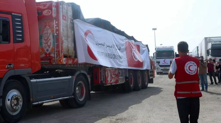 Pika kufitare Rafah është e hapur, Izraeli pengon hyrjen e ndihmave