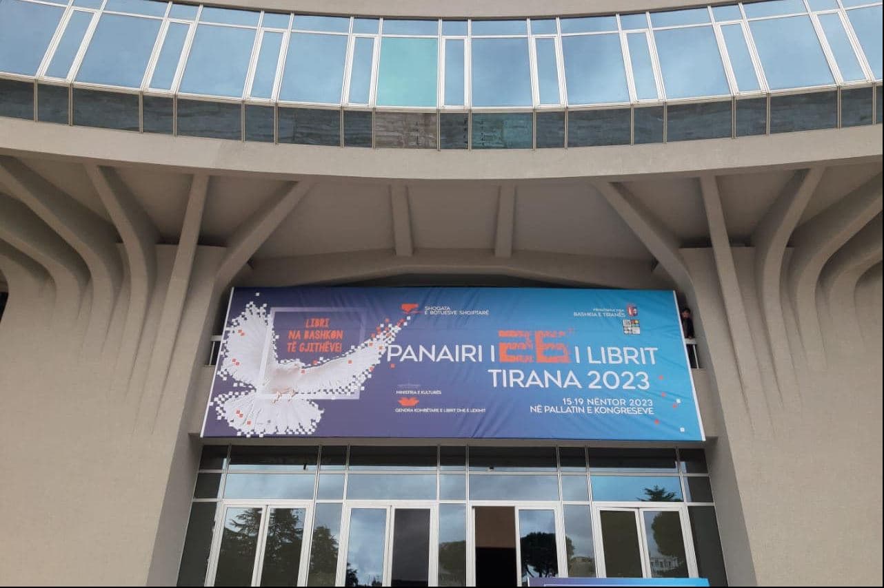   Nis sot Panairi i Librit në Tiranë/ 95 ekspozues me moton “Libri na bashkon të gjithëve”