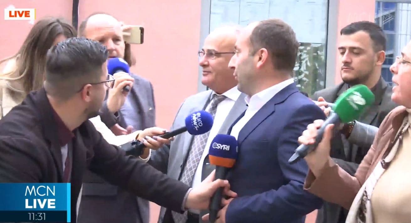 Kryebashkiaku i Kuçovës paraqitet në SPAK, por "kyç gojën"/ Avokati: Nuk u mor i pandehur (VIDEO)