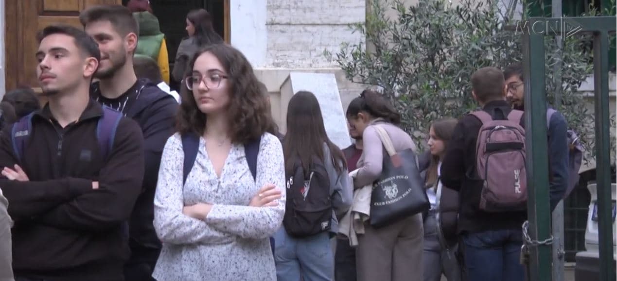 “S’do braktisim vendin”. Studentët e mjekësisë përshëndesin vendimin e Kushtetueses