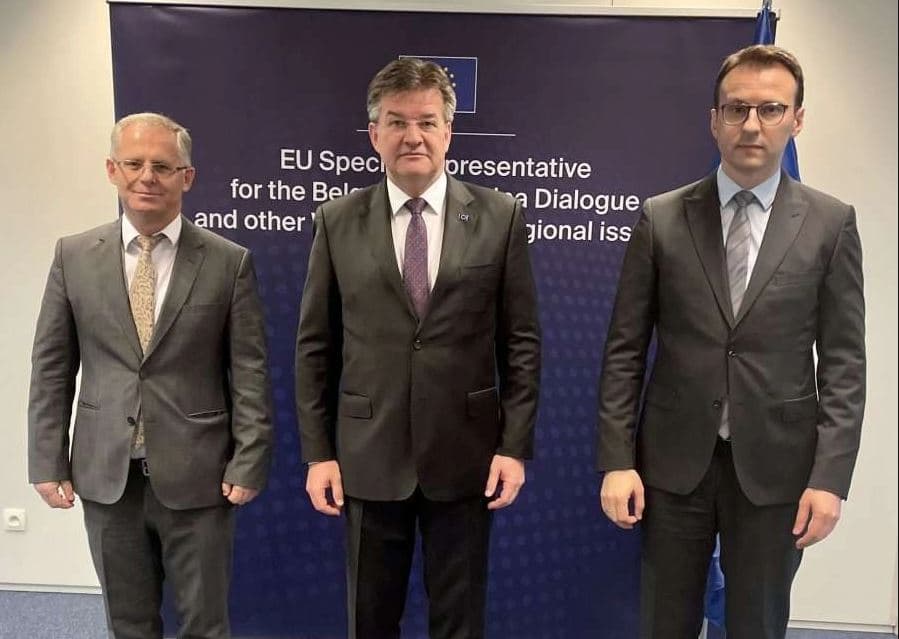 Kosovë-Serbi/ Bislimi takon sot në Bruksel Petkoviçin 