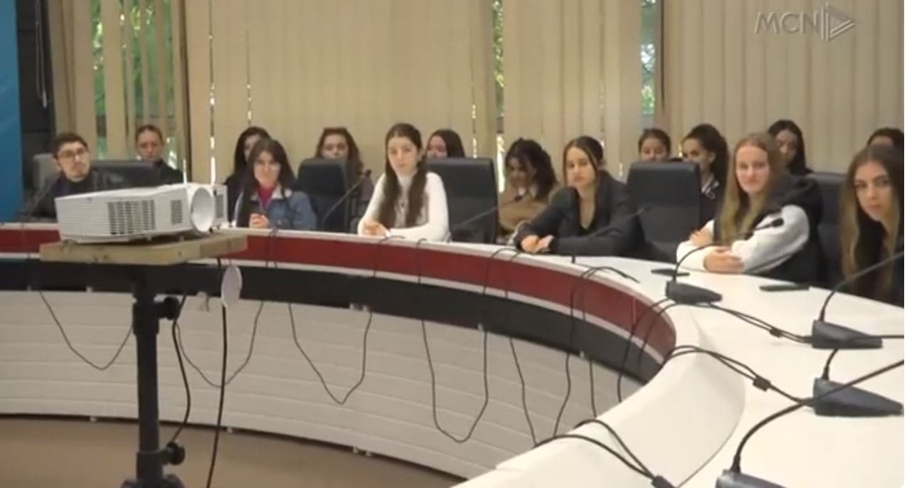 Letërsia e mirë dhe leximi/ Diskutim mes pedagogësh dhe studentësh (VIDEO)