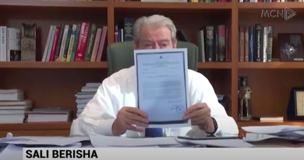 Berisha akuza gjyqtares: E kam shkarkuar për mashtrim në vitin 1996 (VIDEO)