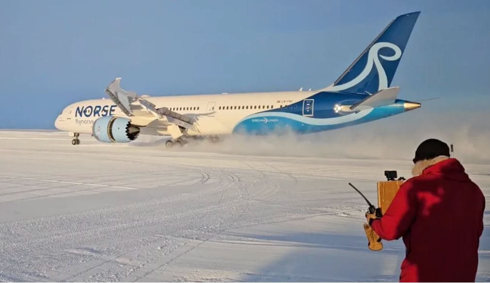 Boeing 787 Dreamliner bën ulje në Antarktidë