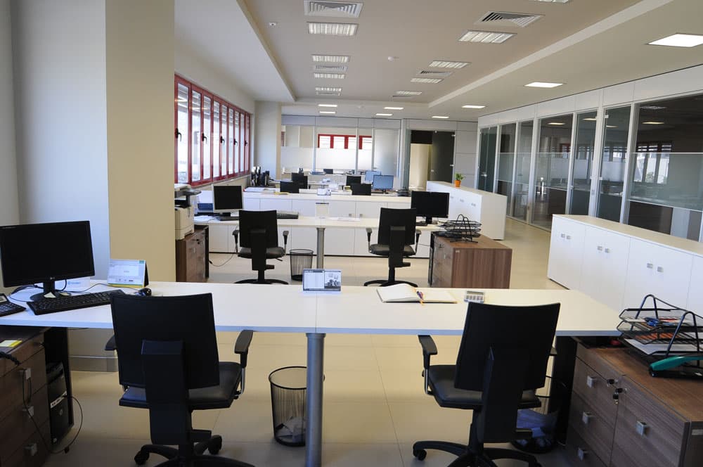 Festat, 27 nëntori caktohet me VKM ditë pushimi për administratën shtetërore