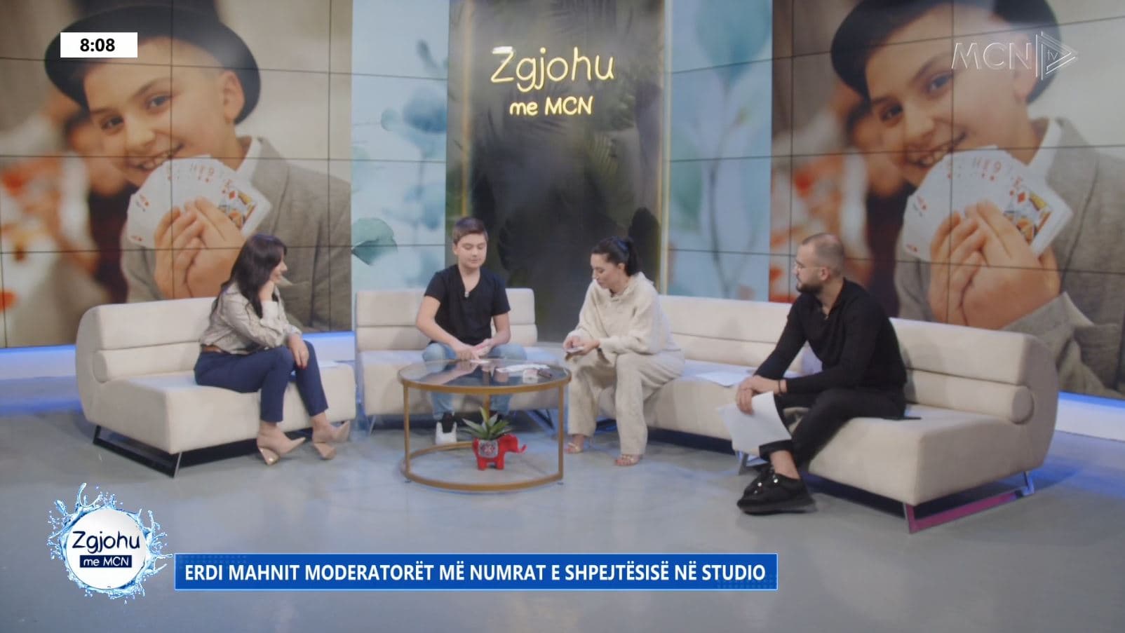 "Erdi Magic Boy”, 14-vjeçari mjeshtër i trukeve me letra: Kam mësuar nga Youtube, nuk i tregoj sekretet