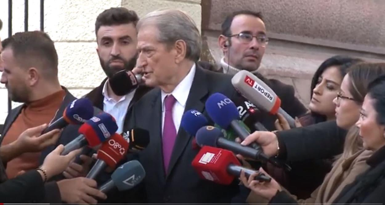 “Marrëveshja me Italinë, në Kushtetuese”. Berisha jep OK, pas debatit në mbledhjen e grupit