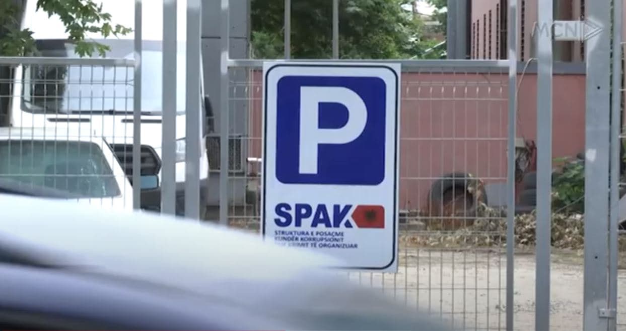 Burg për Gjonin dhe tre të arrestuarit/ Breçani: Jam këtu prej djalit, e këshillova të hiqte dorë (VIDEO)