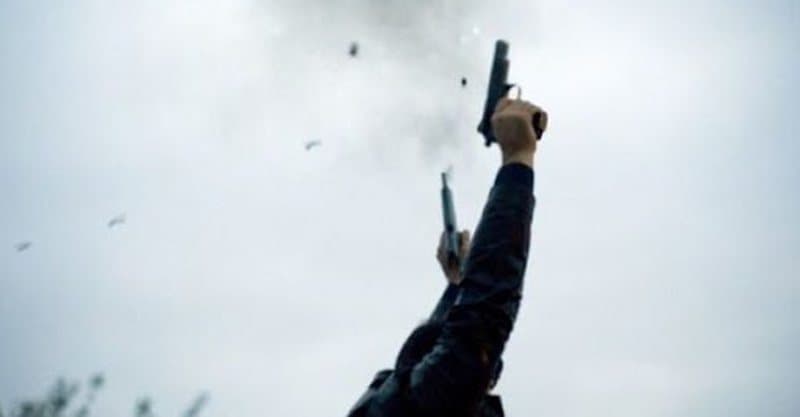 Të shtëna me armë zjarri në Peqin, nuk raportohet për të lënduar