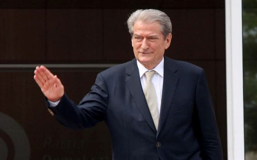 Gjykata rrëzon kërkesën për ndryshim mase, Berisha lihet në detyrim paraqitje