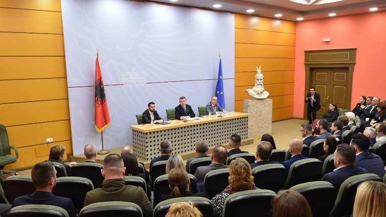 Balla prezanton kreun e ri të Agjencisë së Mbikëqyrjes Policore
