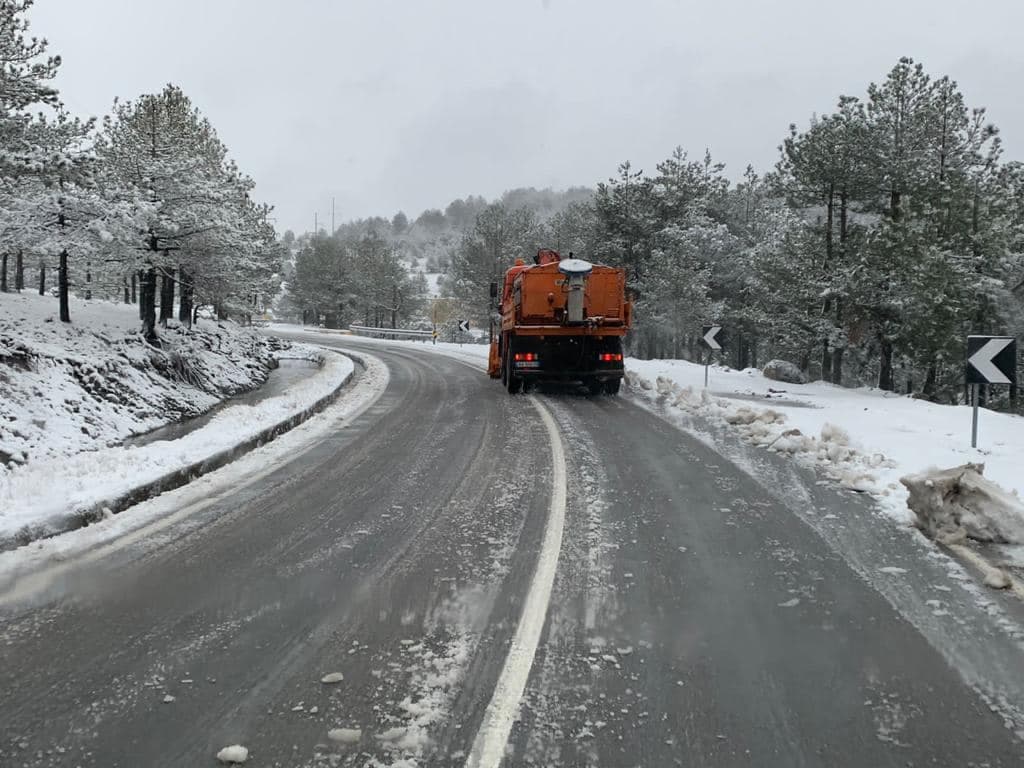 Dëborë në Korçë, borëpastrueset në akset problematike