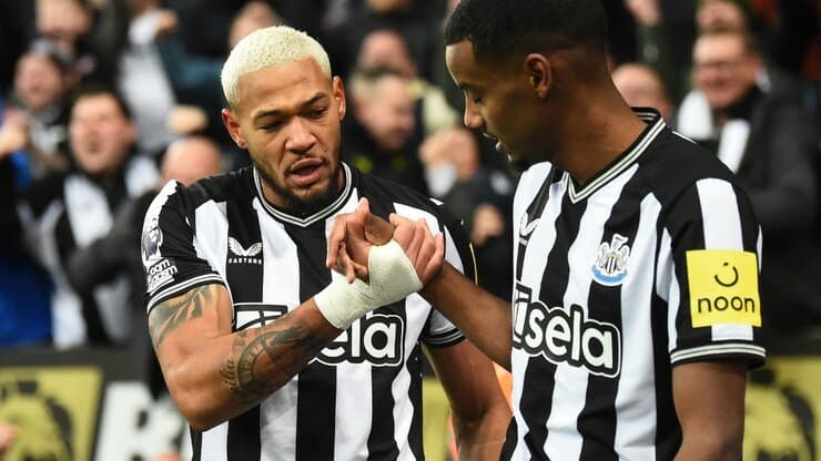 Chelsea turpërohet në transfertë, Newcastle triumfon me “poker” golash