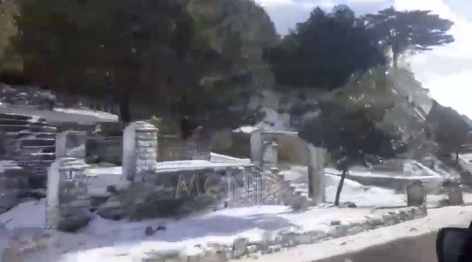 Bie bora e parë në Llogara (VIDEO)