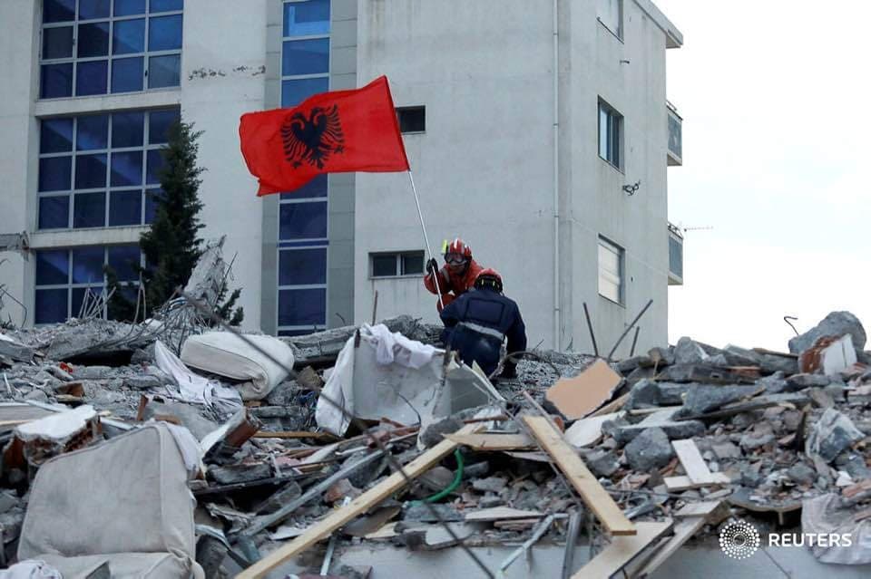 4 vite nga tërmeti tragjik i 26 nëntorit me 51 viktima dhe qindra njerëz në qiell të hapur