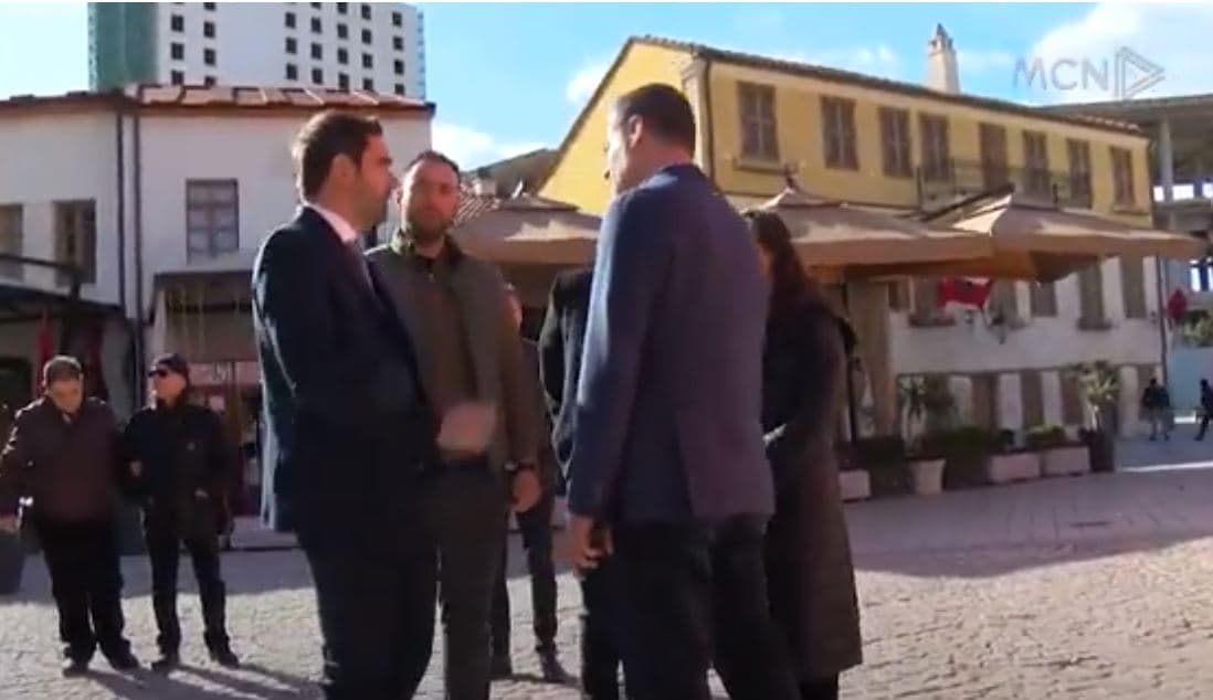 Arbëreshët festë në Vlorë për Pavarësinë/ Binjakëzim mes dy bashkive, kryetarët: Të ruajmë traditat (VIDEO)