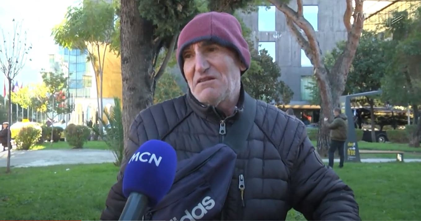 Tirana, gati për 111-vjetorin e Pavarësisë/ Qytetarët, festojnë me flamuj në ballkone (VIDEO)
