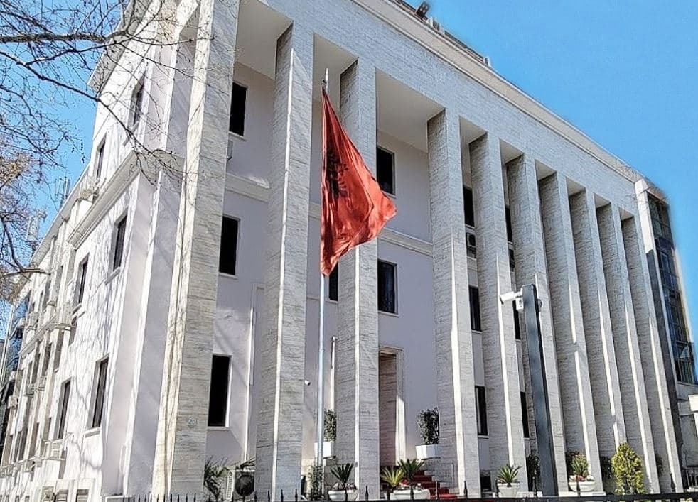 Gjykata e Lartë lë në fuqi sekuestron për bazën e ushtrisë në Shëngjin