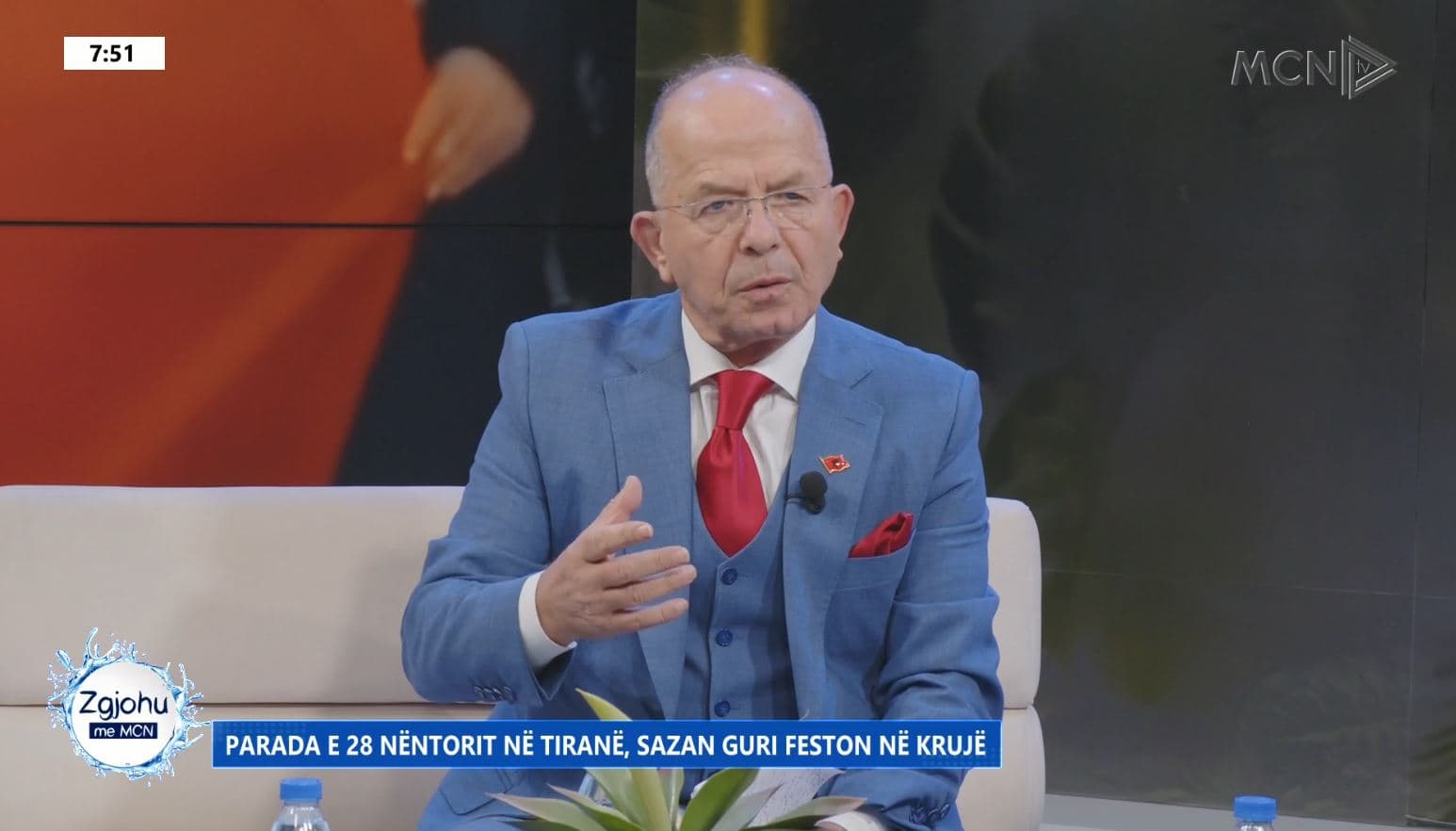 Sazan Guri: Në 28 Nëntor iku gjermani i fundit, në 29 s’kishte gjurmë lufte. Flamuri shqiptar me yllin me gjashtë cepa 