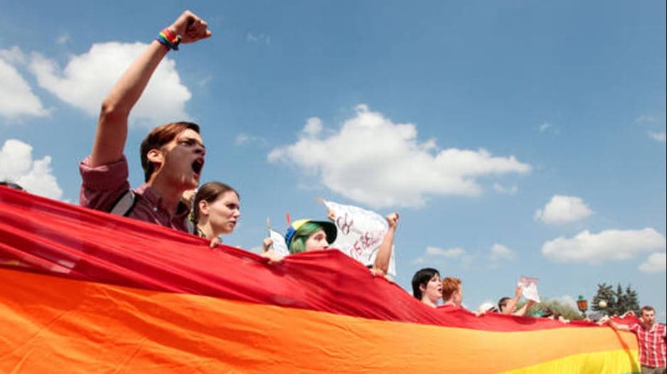 Rusia ndalon lëvizjen LGBT