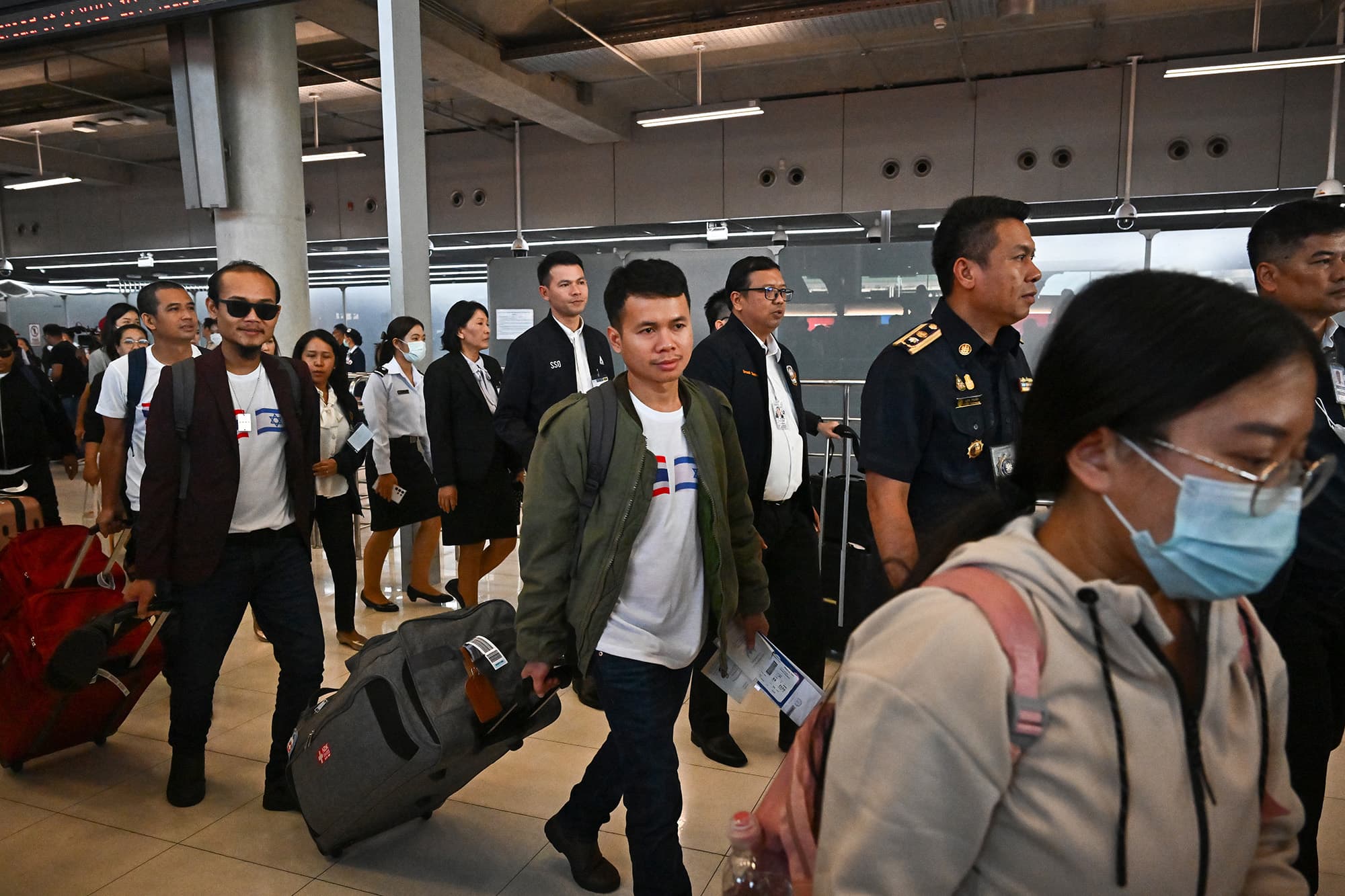 U rrëmbyen dhe më pas u liruan nga Hamasi, 17 pengje tajlandeze kthehen në Bangkok