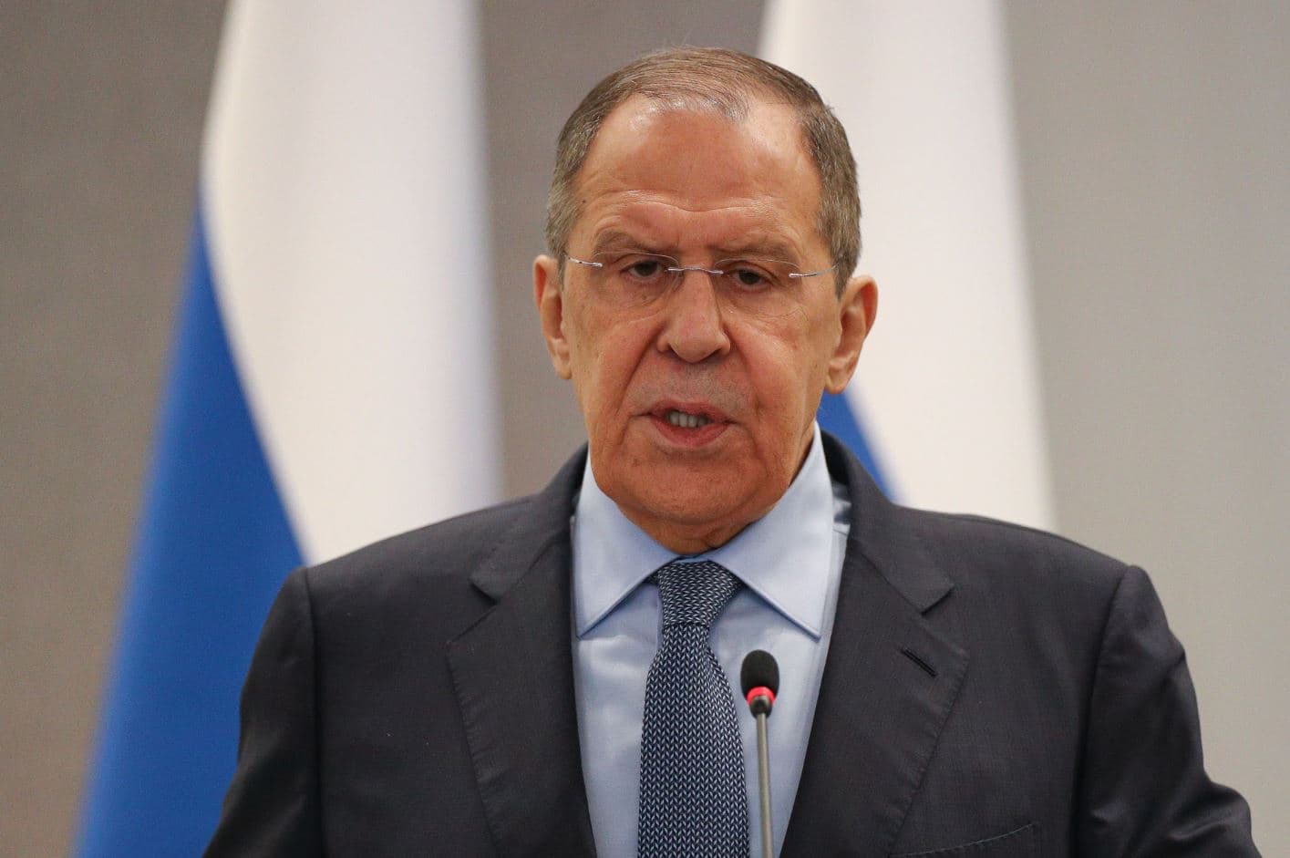 Lavrov: Izraeli duhet të respektojë ligjet e luftës në aksionin që synon të shkatërrojë Hamasin