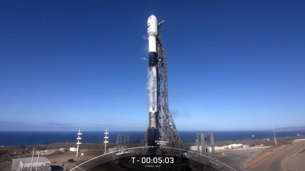Koreja e Jugut lëshon satelitin e parë spiun me SpaceX