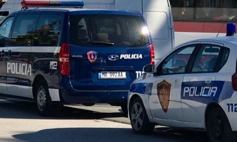 Plagoset me thikë një person në Tiranë