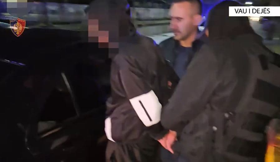 Qarkullonte me municion luftarak në makinë, 19-vjeçari bie në prangat e policisë 
